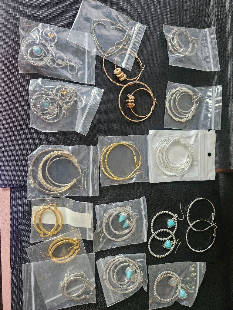 17 Pair Hoop Earrings Lot Gold Silver Tone Mixed Resale Wholesale Jewelry Bundle